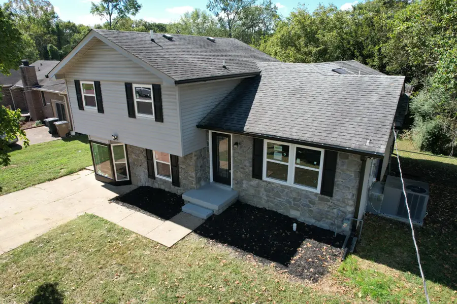 3713 Moss Rose Dr, Nashville, TN 37216 - Image #2