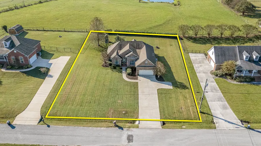 7 Elizabeth Cir, Fayetteville, TN 37334 - Image #2