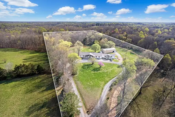 151 Covington Ln, Dickson, TN 37055