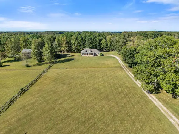 2044 Old Blacktop Road, Mc Ewen, TN 37101