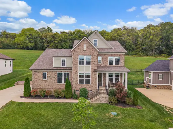 7025 Vineyard Valley Dr, College Grove, TN 37046