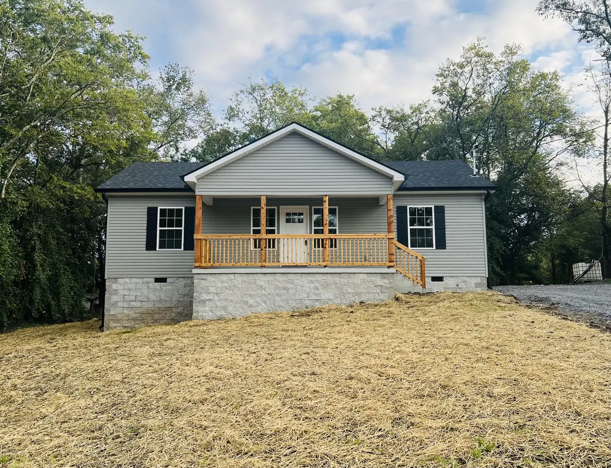 289 Fifth St, Bell Buckle, TN 37020 - Image #1