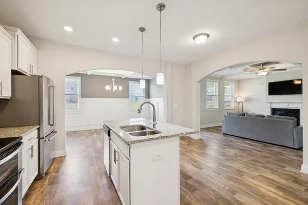 2237 Pathfinder Dr, Murfreesboro, TN 37127