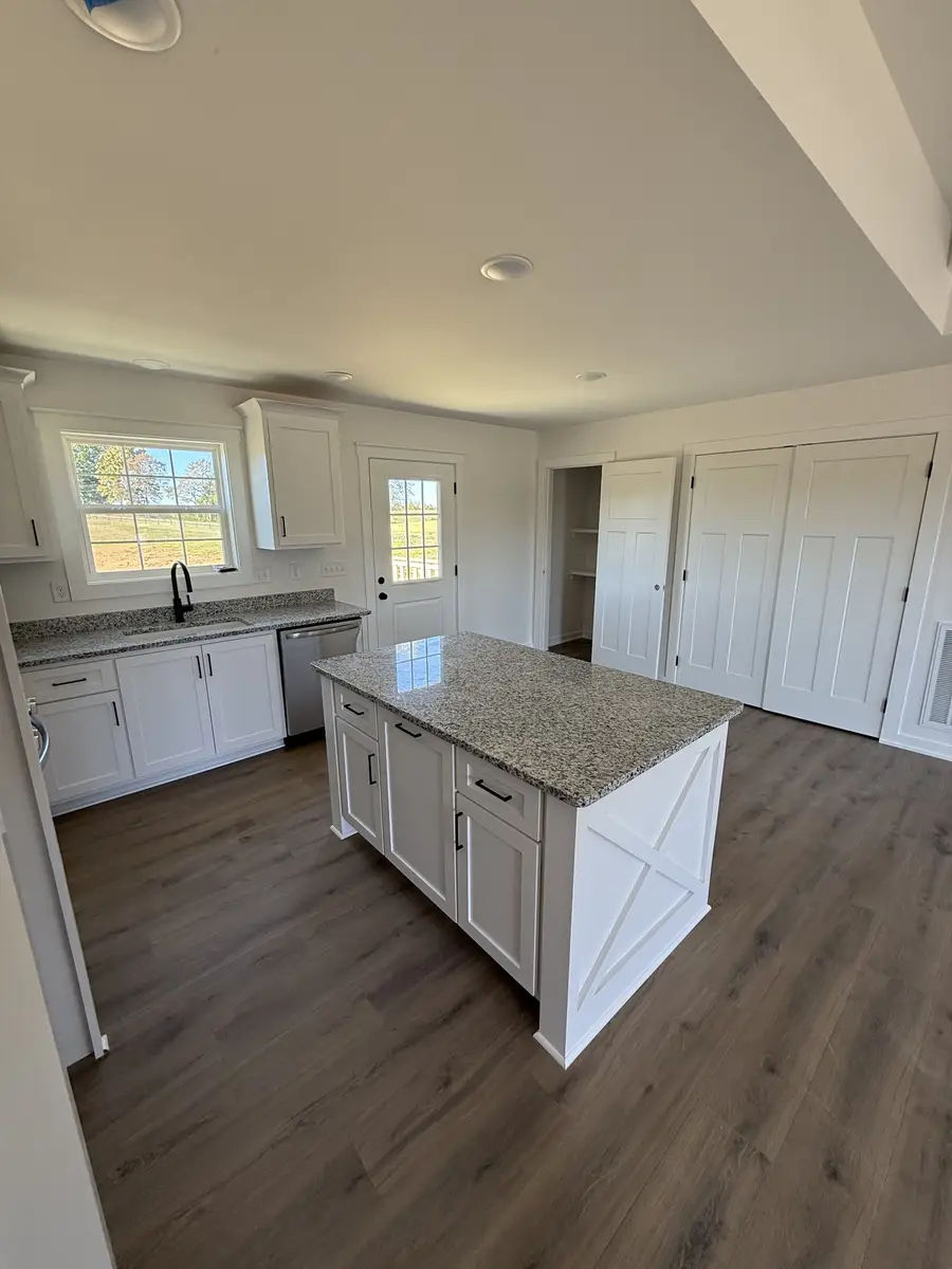 4805 Akersville Rd, Lafayette, TN 37083 - Image #3