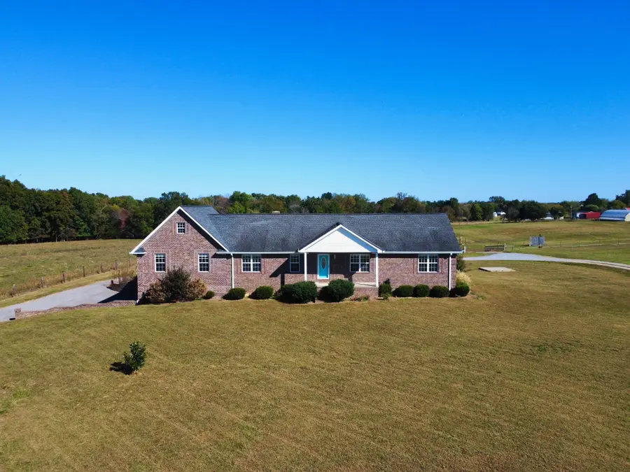 800 Williams Rd, Lafayette, TN 37083 - Image #2