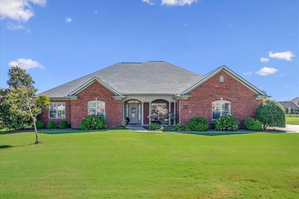 1457 Highland Dr, Dyersburg, TN 38024 - Image #1