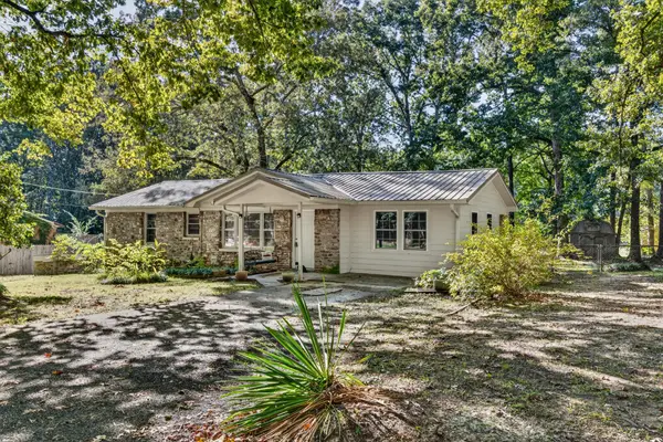 15 Oak Dr, Fayetteville, TN 37334