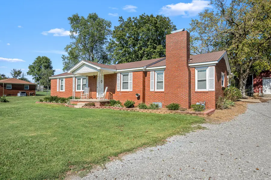 8 W Point Dr, Fayetteville, TN 37334 - Image #2