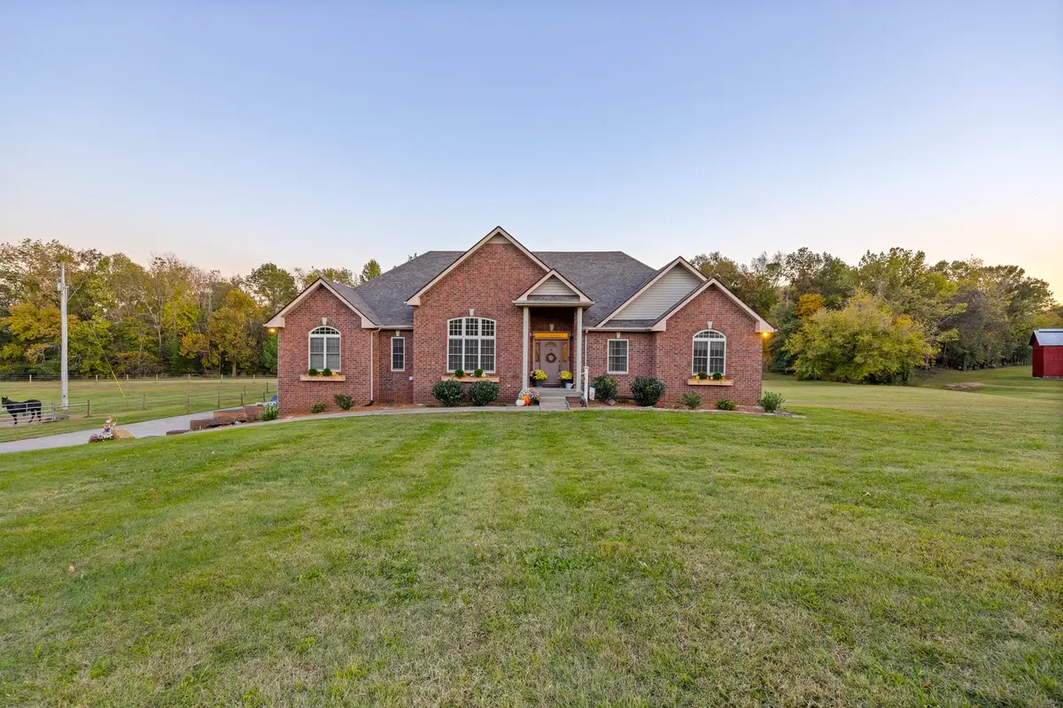 8283 Highway 52, Orlinda, TN 37141 - Image #1