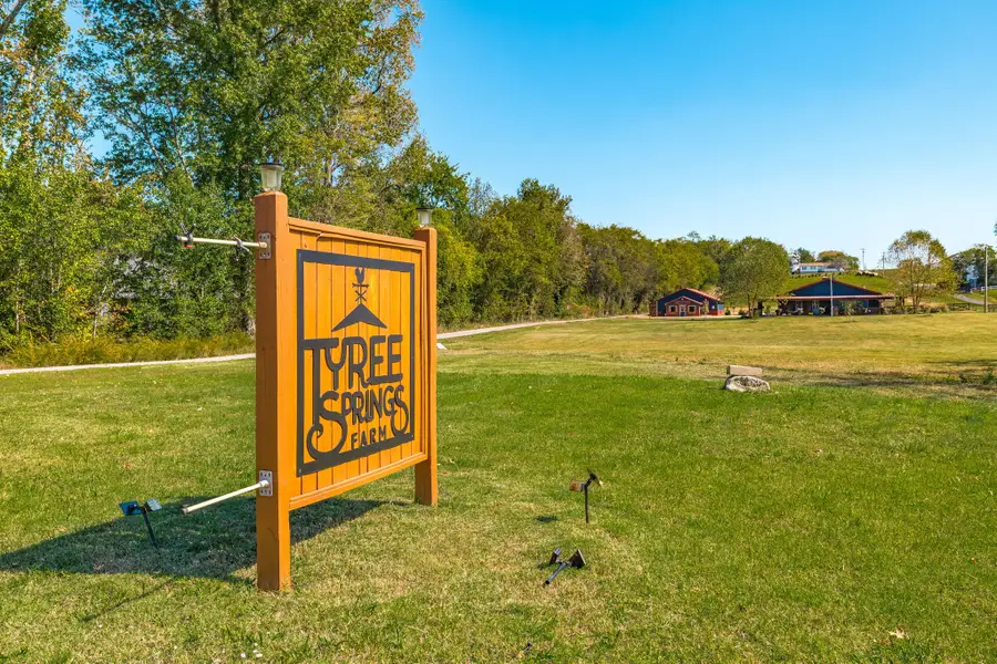 932 Tyree Springs Rd, White House, TN 37188 - Image #2