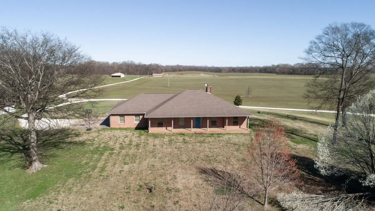 1117 Nobles Rd, Paris, TN 38242 - Image #1