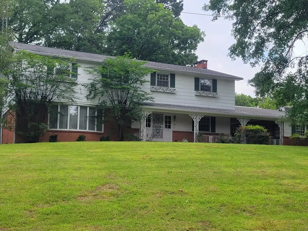 1203 Brentwood St, Paris, TN 38242 - Image #1