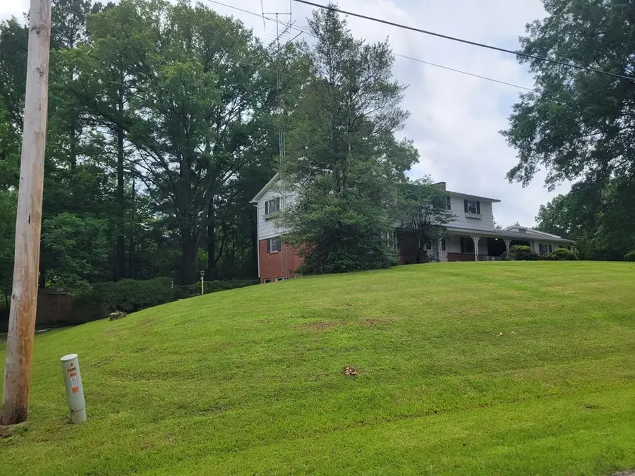 1203 Brentwood St, Paris, TN 38242 - Image #3