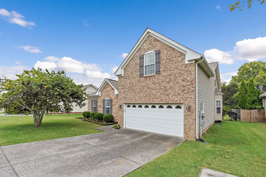 1025 Countess Ln, Spring Hill, TN 37174 - Image #2