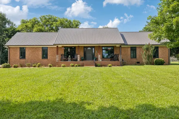 1904 Digg Ct, Columbia, TN 38401