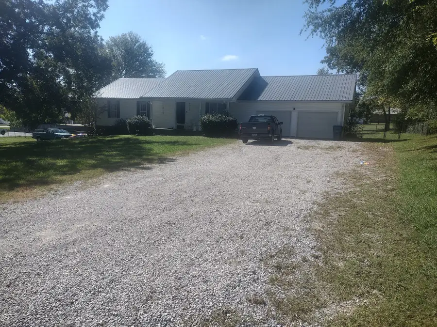 126 4th Ave N, Baxter, TN 38544 - Image #2