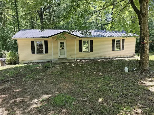 10 Fowler Dr, Saint Joseph, TN 38481