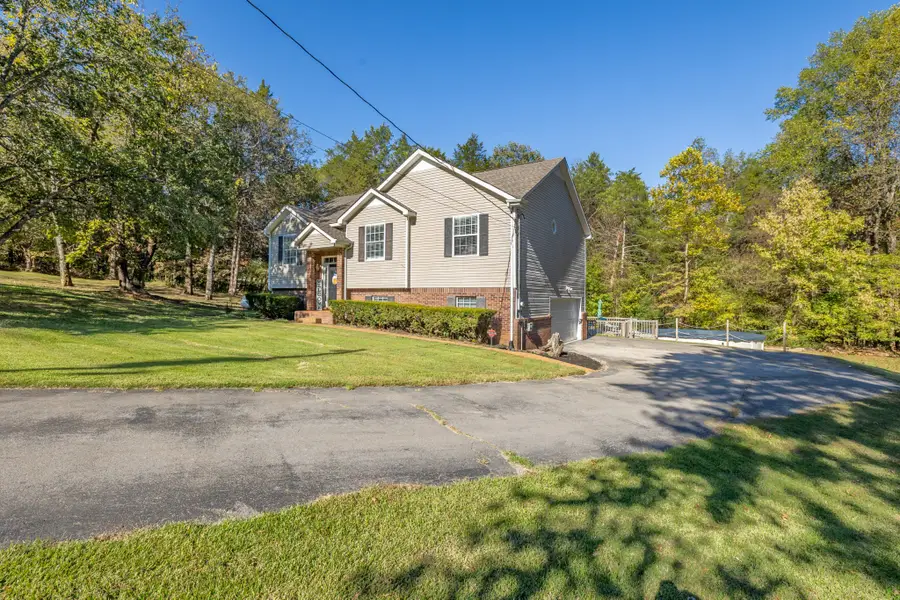 105 Kelly Ct, Culleoka, TN 38451 - Image #2