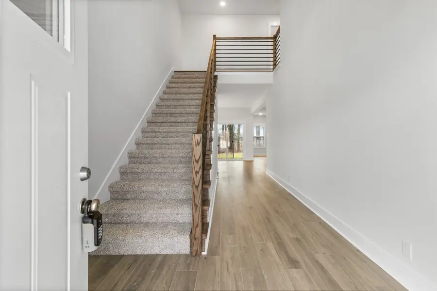 978 Alton Dr, Clarksville, TN 37043 - Image #2