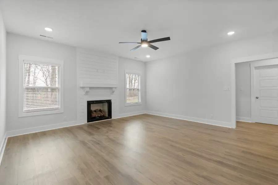 978 Alton Dr, Clarksville, TN 37043 - Image #3