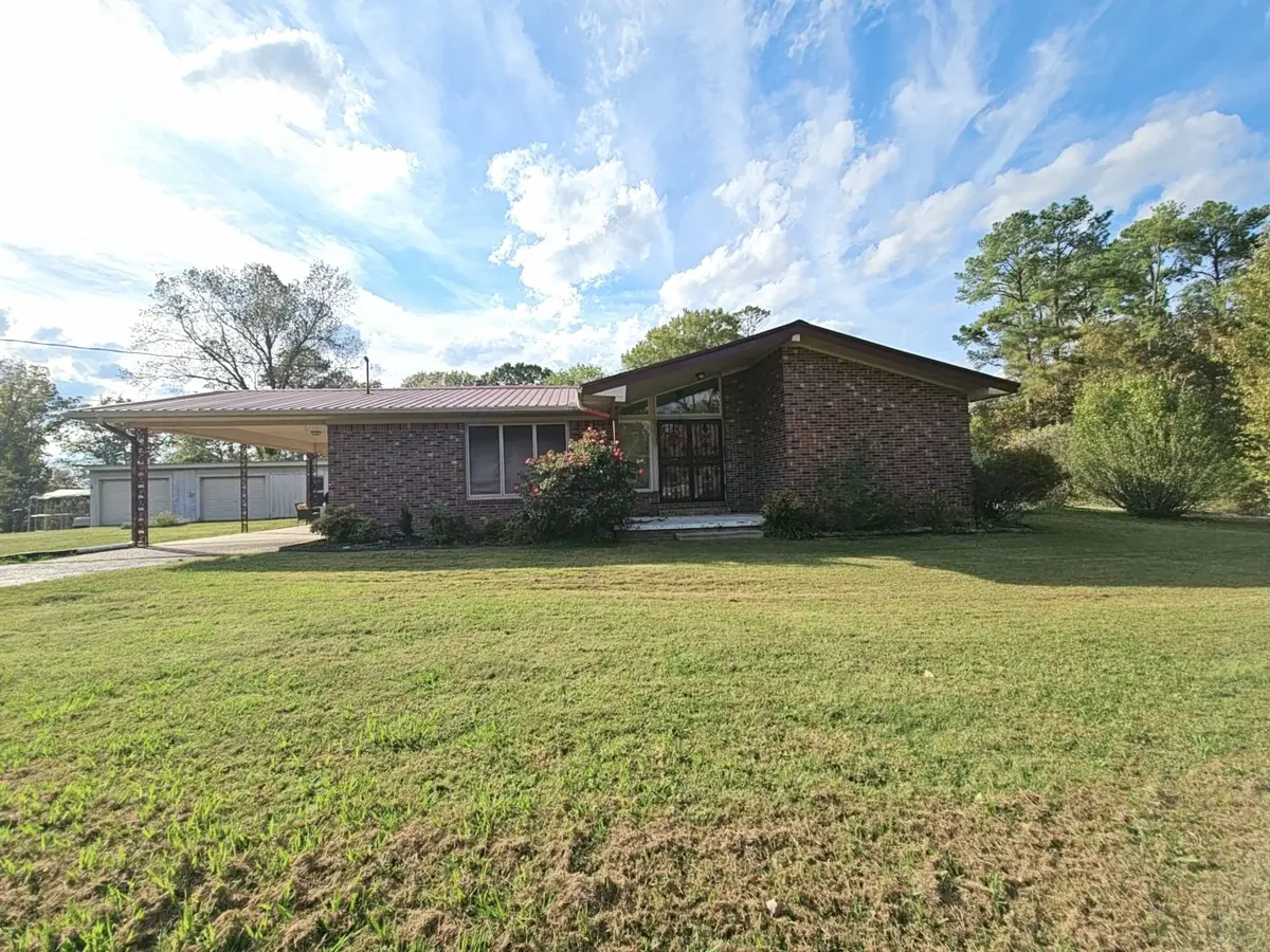 2122 Old Decaturville Rd, Parsons, TN 38363 - Image #1