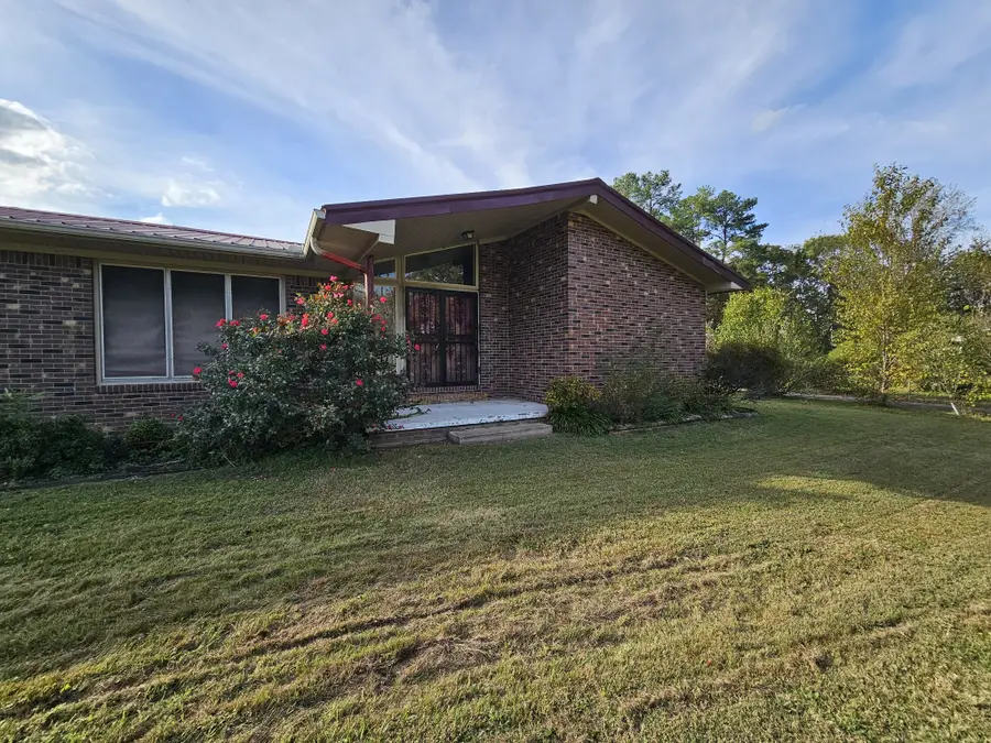 2122 Old Decaturville Rd, Parsons, TN 38363 - Image #2