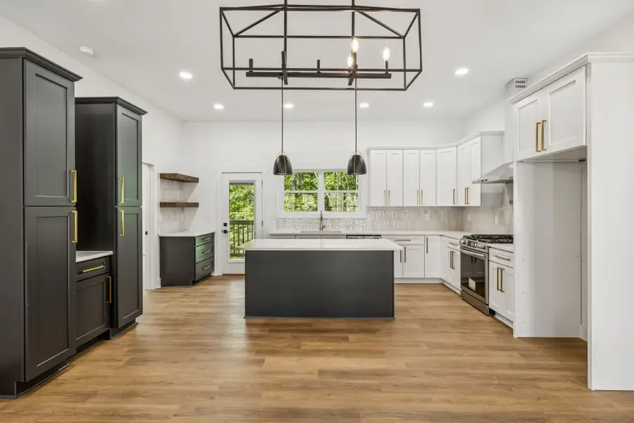 304 Cherokee Ct, White Bluff, TN 37187 - Image #3