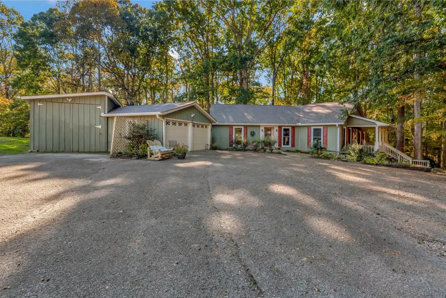 407 Oakwood Dr, Lawrenceburg, TN 38464 - Image #3