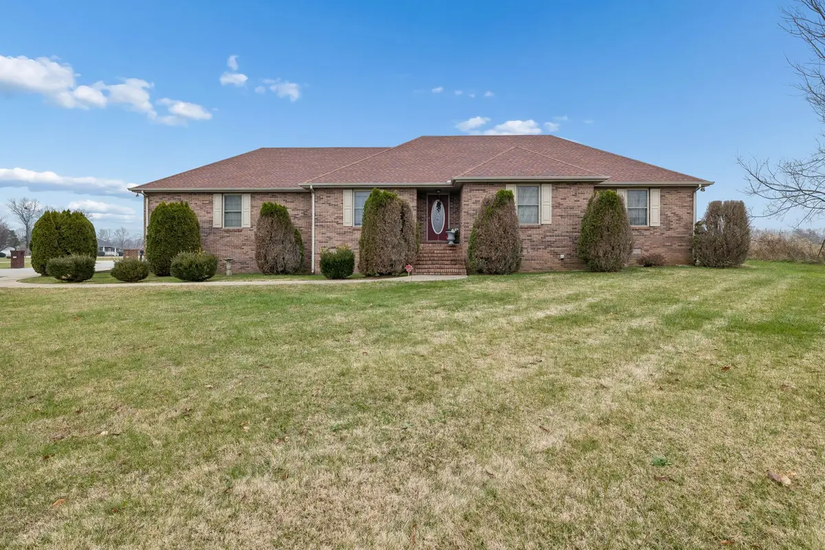 788 Long Creek Rd, Lafayette, TN 37083 - Image #1