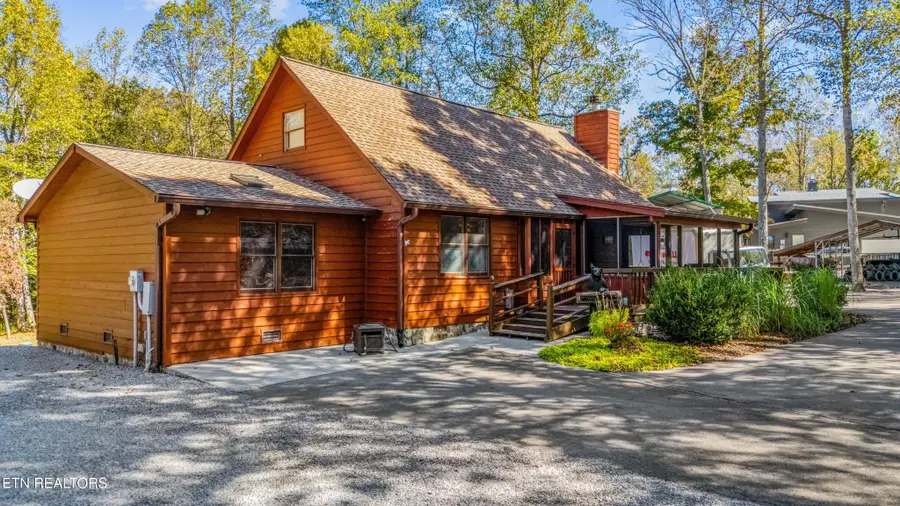 7217 Old Tuckaleechee Rd, Townsend, TN 37882 - Image #2