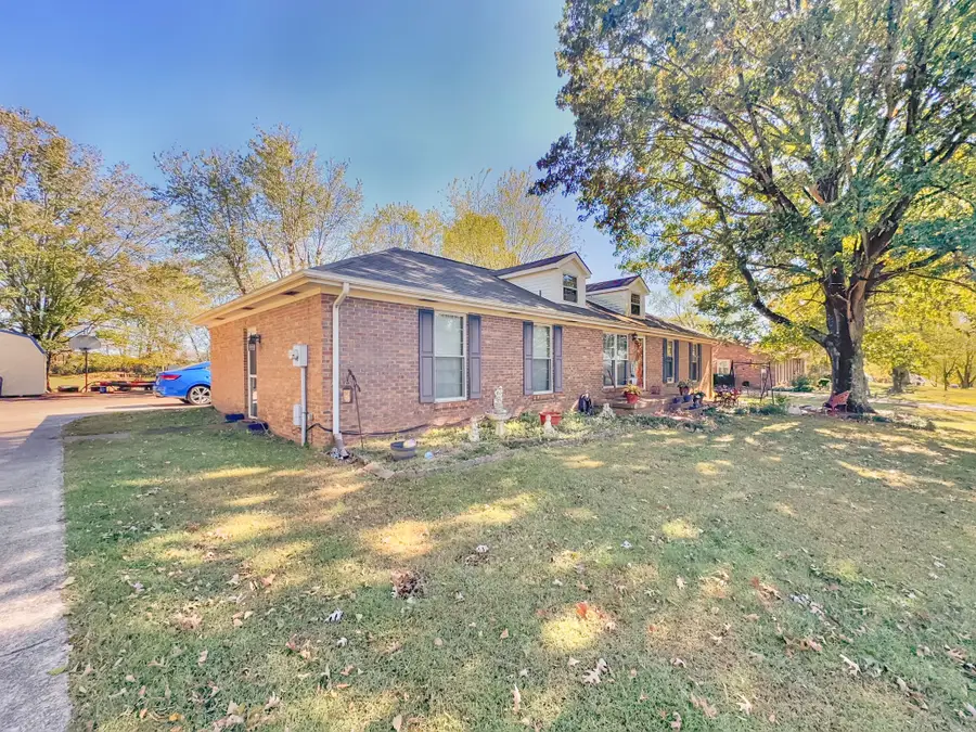 300 Greenfield Ln, Castalian Springs, TN 37031 - Image #3
