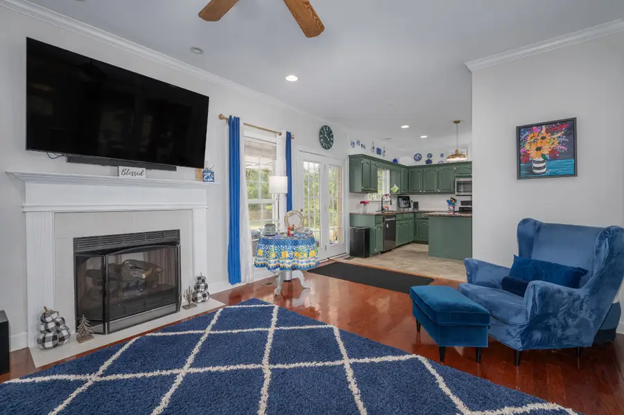 221 Mckenzie Ln, Summertown, TN 38483 - Image #2