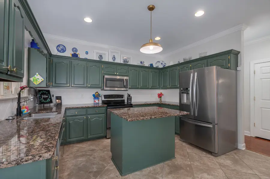 221 Mckenzie Ln, Summertown, TN 38483 - Image #3