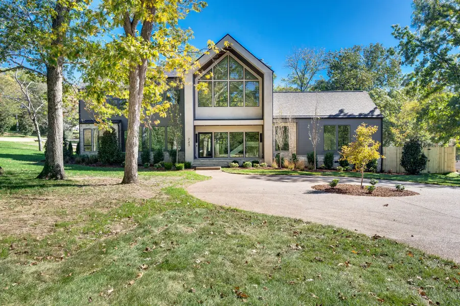 743 Richfield Dr, Nashville, TN 37205 - Image #2