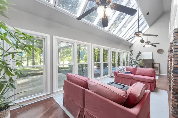 66 Northshore Dr, Jackson, TN 38305