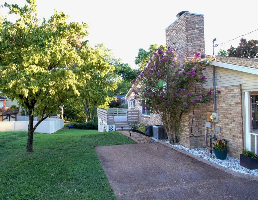 421 Hill Rd, Nashville, TN 37220 - Image #3