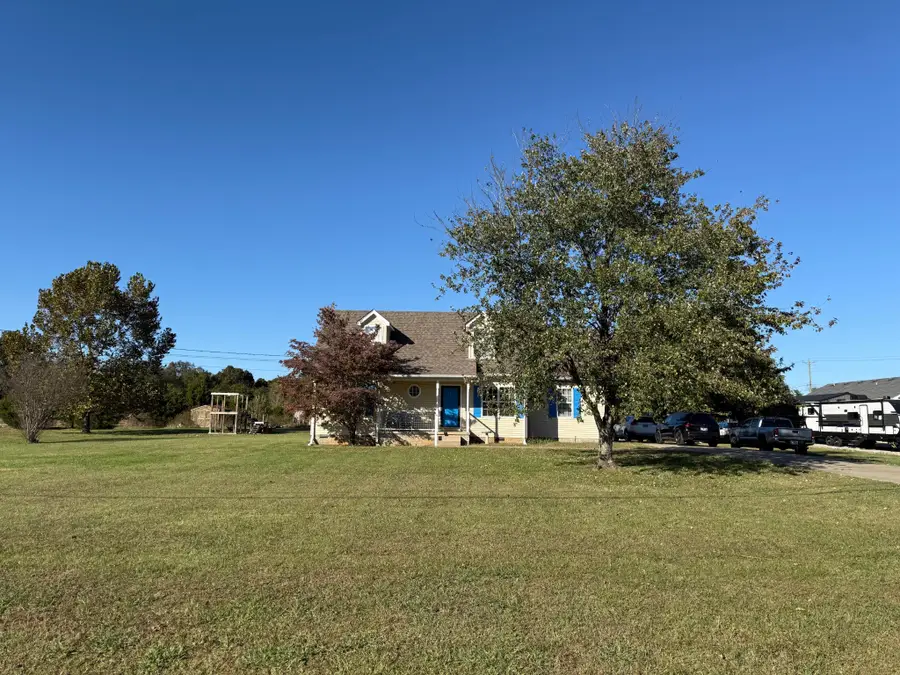 3859 Midland Trl, Bell Buckle, TN 37020 - Image #2