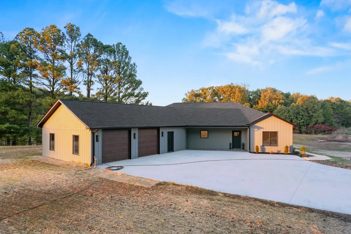 55 Hinchey Cemetery Rd, Paris, TN 38242 - Image #1