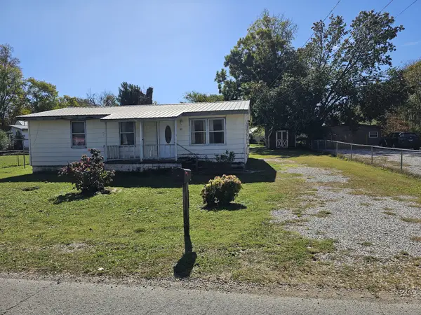 105 E Market St, Decherd, TN 37324