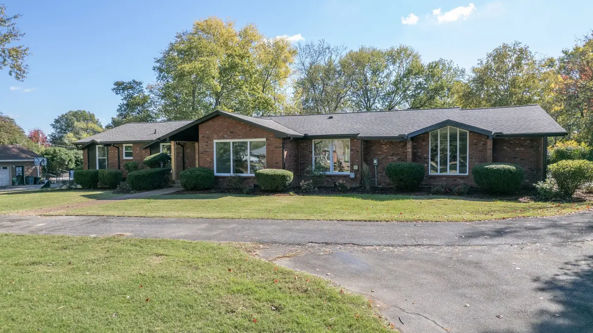205 Bluegrass Dr, Hendersonville, TN 37075 - Image #1