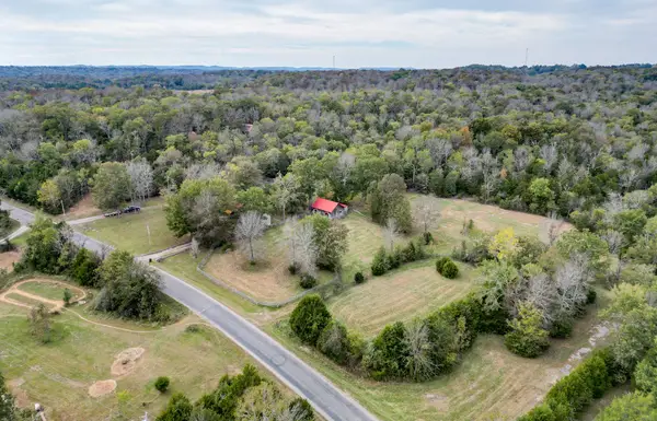 2917 Luke Moser Rd, Columbia, TN 38401