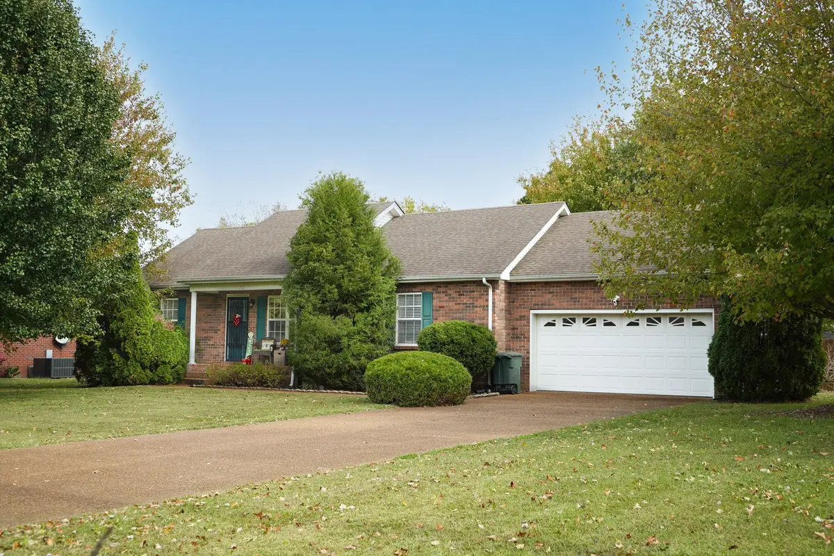 211 Amy Dr, Portland, TN 37148 - Image #1