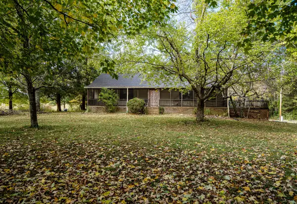 145 Crenshaw Rd, Bethpage, TN 37022