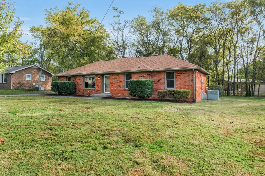 104 Iris Ct, Hendersonville, TN 37075 - Image #2