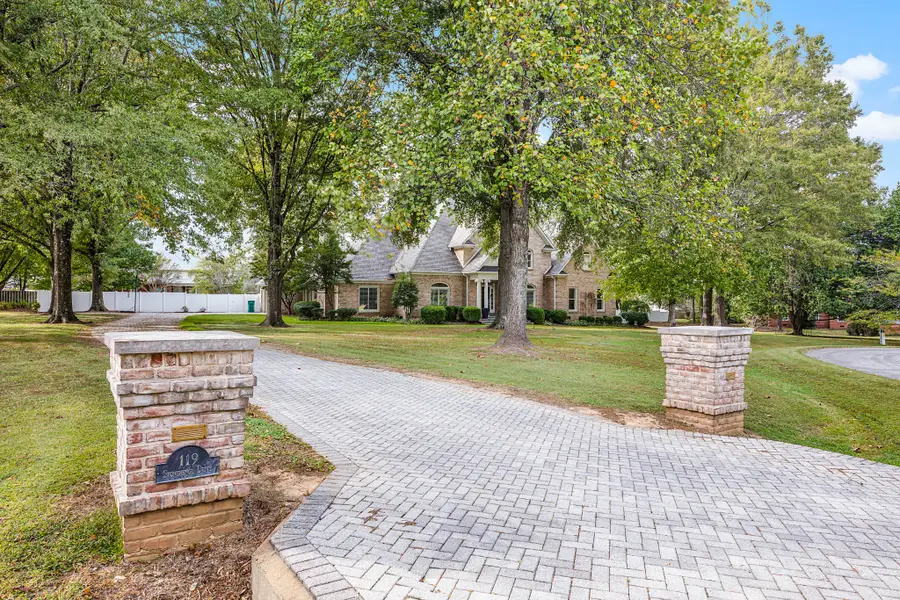 119 Stonehenge Dr, Jackson, TN 38305 - Image #2