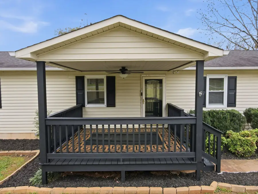 235 Main St, Huntland, TN 37345 - Image #2