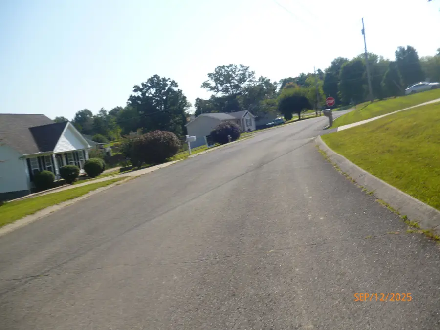 1003 Corlew Ln, White Bluff, TN 37187 - Image #2