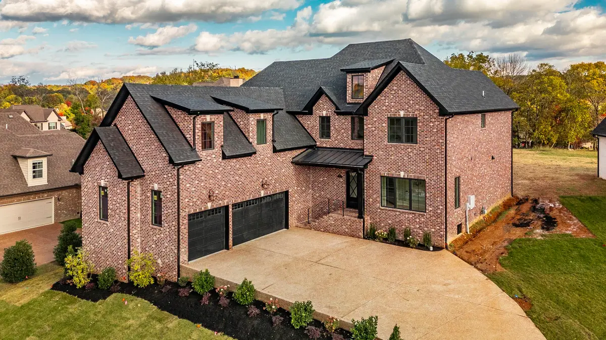 1016 Luxborough Drive, Hendersonville, TN 37075 - Image #1