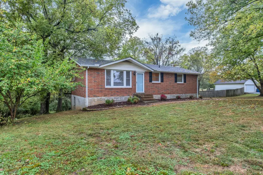 403 Rosehill Ct, Goodlettsville, TN 37072 - Image #2