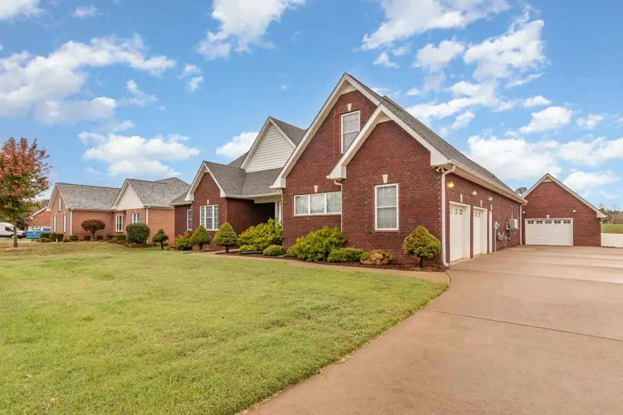 4241 N Woodstock Dr, Clarksville, TN 37040 - Image #2